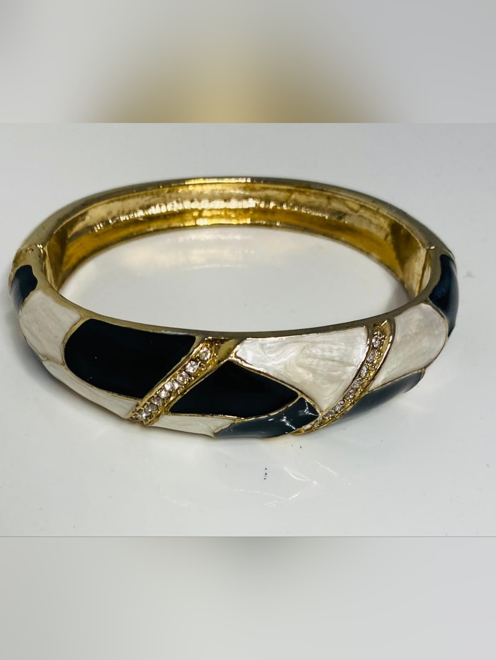 NEW Women's Hinged Bangle Bracelet